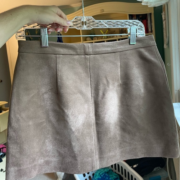 BCBGMaxazria Kahli Faux Suede Brown Mini Skirt, Size Small - Picture 9 of 10